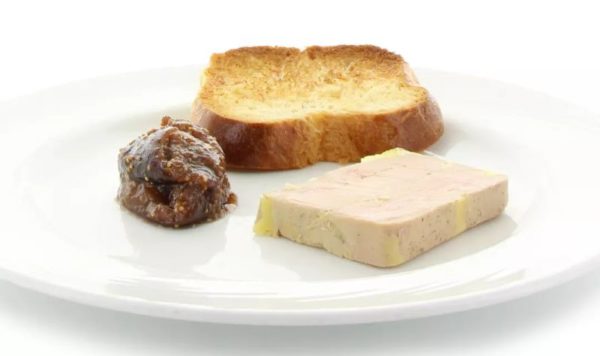 Pressé de foie gras aux figues et bière de Noël, toast de brioche